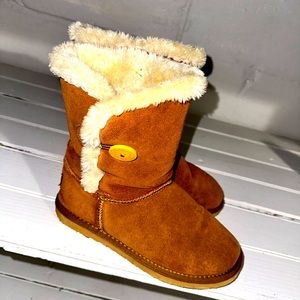 Ugg Bailey button boots